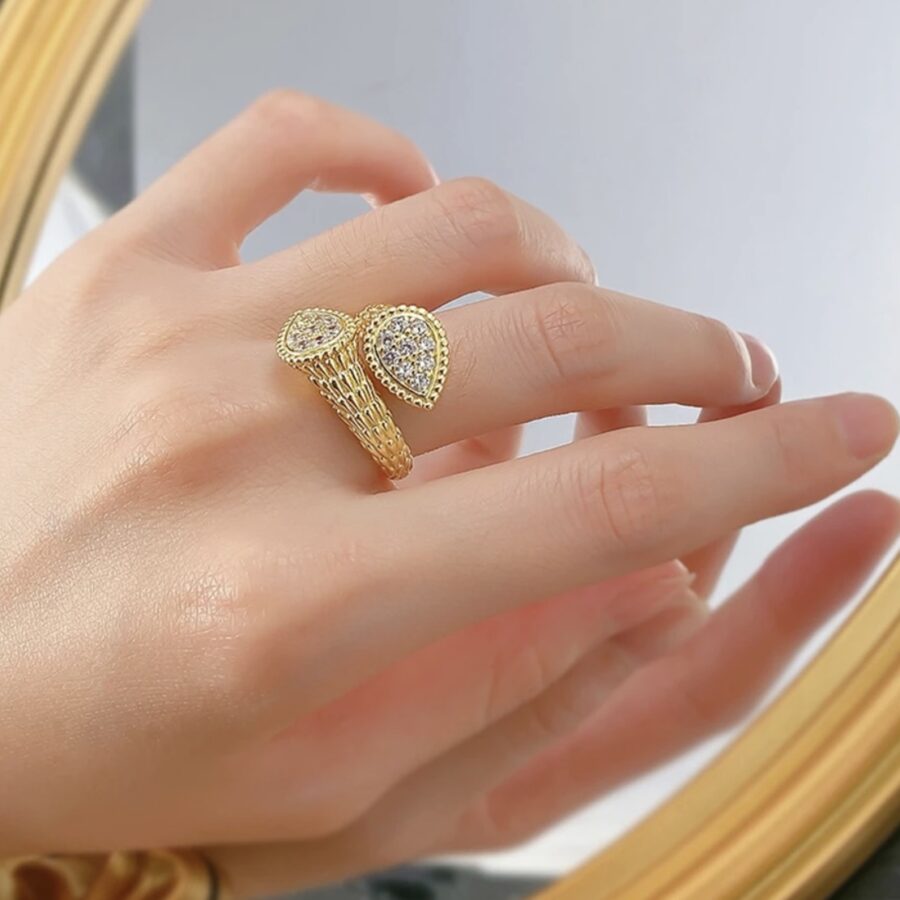 ROMAN INSPIRED LC WHITE SAPPHIRE RING - Image 3
